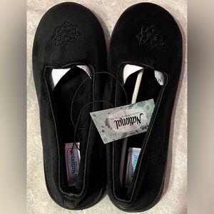 NWT Women’s National Slippers Size 9-10 Large